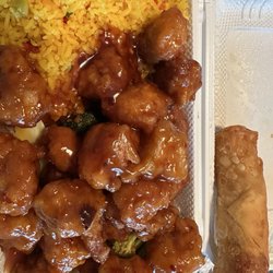 Yum's Chinese Food - General Tso's combination dinner. Delicious and lots of it!