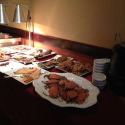 Nipa Hut Oriental Food Mart - Buffet line
