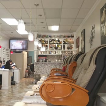 Spa Nails & Cocktails - Nail Salons Near Me - Delaware, Ohio Spa Nails & Cocktails - Nail Salons Near Me - Delaware, Ohio