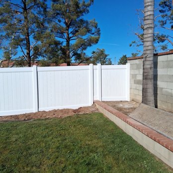 RG Vinyl Fencing - Fence backyard - Fences & Gates Near Me - Fontana, California RG Vinyl Fencing - Fence backyard - Fences & Gates Near Me - Fontana, California