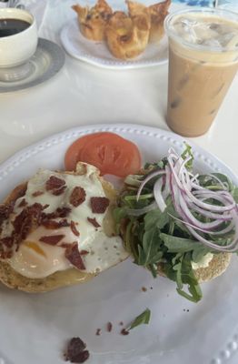 PIK-NIK Deli + Wine Bar by null