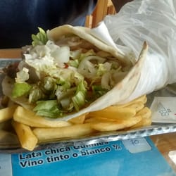 Shawarma Fast - Shawarma con porción muy chiquita de papas fritas.