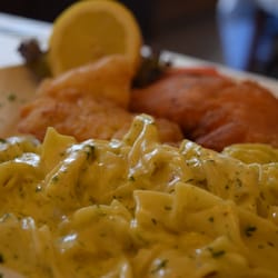 Die kleine Fischerstube - Fischfilet mit Bandnudeln an Kräutersoße
