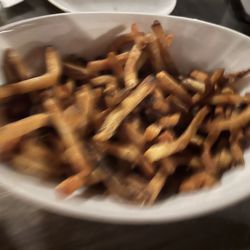 Osprey's Nest Public House - The fries!!! A huge pile of fries!