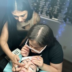 EliAdel - Would you like to be a brow and lash artist???