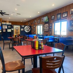 Rayzor's Dawg House