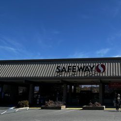 Safeway - Outside the store
