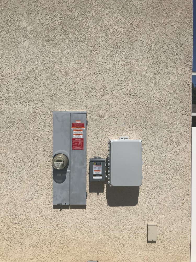 Slide of Van Lund Roofing and Solar