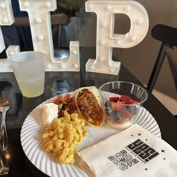 Hamlet's Eatery - Food Trucks Near Me - Sarasota, Florida