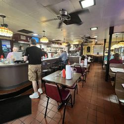Country Cafe - The Country Cafe - restaurant interior