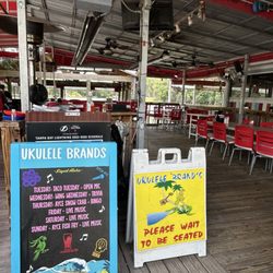 Ukulele Brand's - Front Entrance