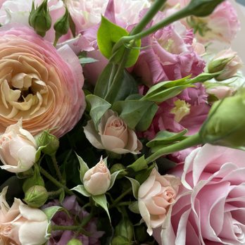 Lilit's Flowers - Florists Near Me - Sherman Oaks , California Lilit's Flowers - Florists Near Me - Sherman Oaks , California