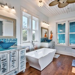 Glass Casa Vacation Rentals - Sand Between Your Toes Luxury Home w/ Guest House Located in Destiny East