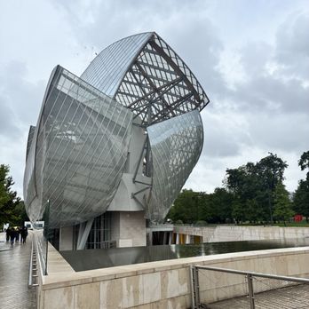 Fondation Louis Vuitton - 1 view of the exterior of the Frank Gehry-designed building - Art Galleries Near Me - Paris, 75 Fondation Louis Vuitton - 1 view of the exterior of the Frank Gehry-designed building - Art Galleries Near Me - Paris, 75