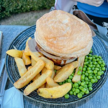 Rubbing House - Beef and Guinness Pie. - Pubs Near Me - Epsom, SRY