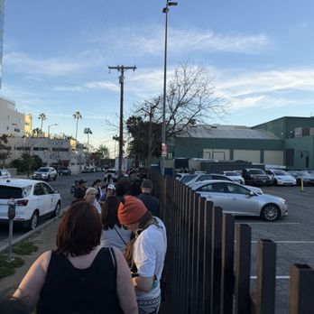 Hollywood Palladium - Depending on the act, you might find yourself at the end of a several block line even 2 hours before doors open - Music Venues Near Me - Hollywood, California Hollywood Palladium - Depending on the act, you might find yourself at the end of a several block line even 2 hours before doors open - Music Venues Near Me - Hollywood, California