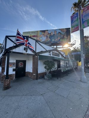 The Fox and Hounds by null