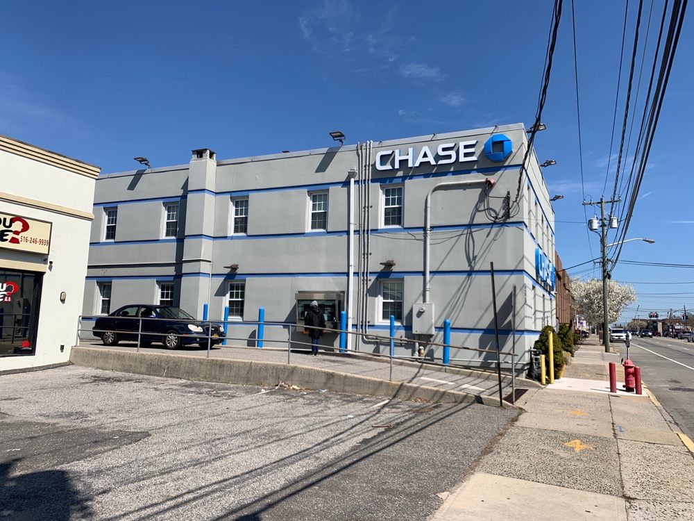 CHASE BANK Updated June 2024 32 Jericho Tpke, Mineola, New York