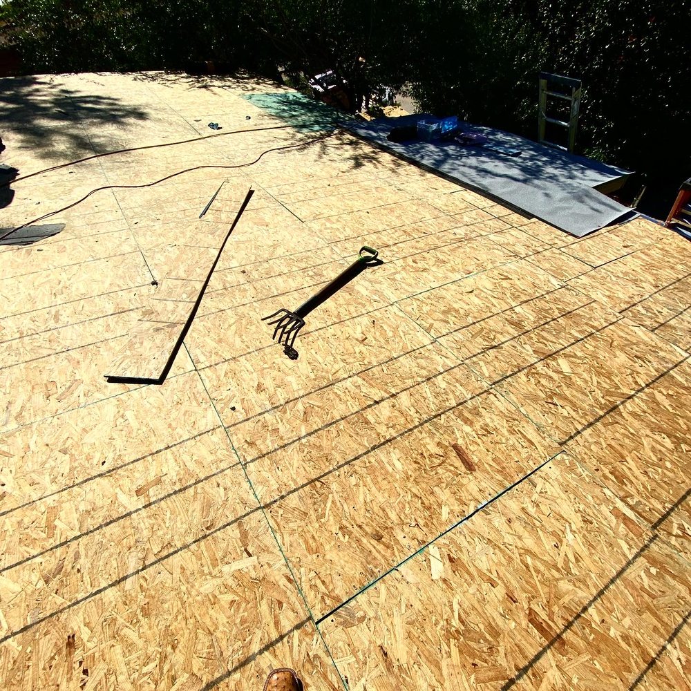 Slide of Juarez Roofing