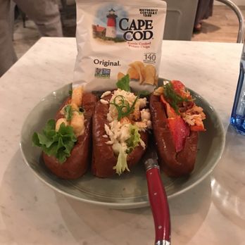 Garbo’s - Taste of Maine (substituted Conneticut roll instead of Maine style roll) $28 - Seafood Near Me - Austin, Texas
