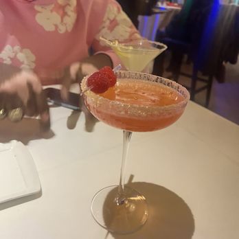 Eddie V's Prime Seafood - Lemon drop and 24 Karat - Seafood Near Me - Paramus, New Jersey