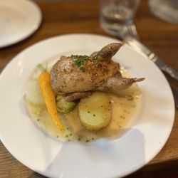 Au Bistrot - Caille entière rotie- roasted quail (€23)
