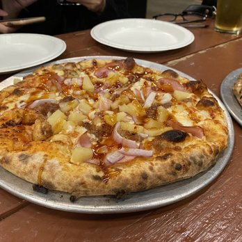 Five Window Beer - Spicy Hawaiian Pizza - Breweries Near Me - Lodi, California