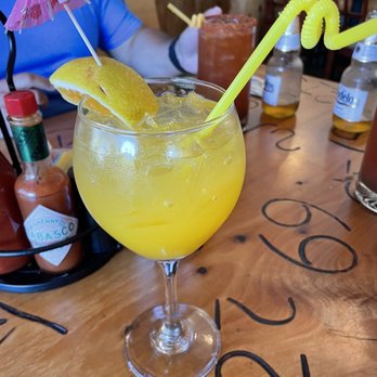 Cambria Mimosas - Mango mimosa - American Near Me - Cambria, California
