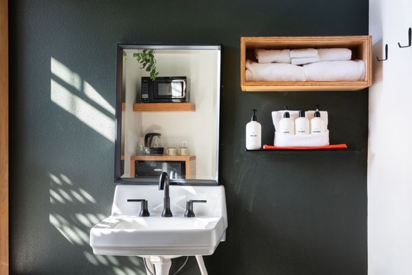 LOGE Leavenworth Downtown by null