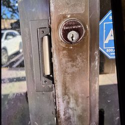 A Medeko Locksmith - And this is a photo of how they were gonna leave the door someone can use a knife to force the door open  these people are CRIMINALS