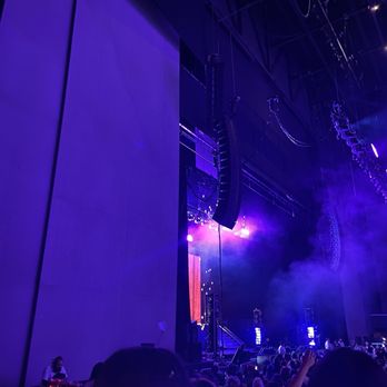 Arizona Financial Theatre - No more side screens - view with no zoom - Music Venues Near Me - Phoenix, Arizona