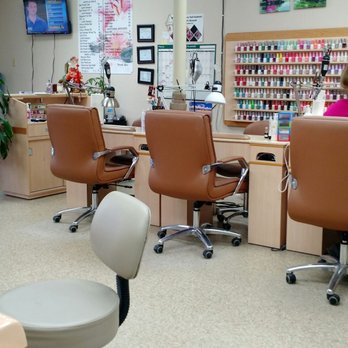 Jenny's Nails - Clean interior! - Nail Salons Near Me - Bloomington, Indiana