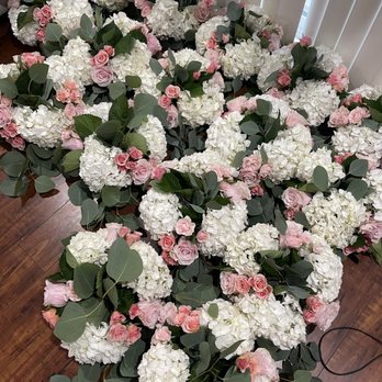 Grandiosorchids - Centerpiece floral arrangements only for a quinceñera - Florists Near Me Grandiosorchids - Centerpiece floral arrangements only for a quinceñera - Florists Near Me