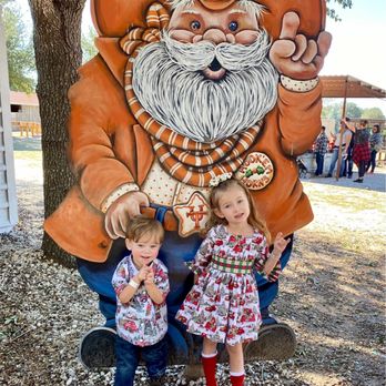 Devine Acres Farm - UT Santa - Amusement Parks Near Me - Devine, Texas Devine Acres Farm - UT Santa - Amusement Parks Near Me - Devine, Texas