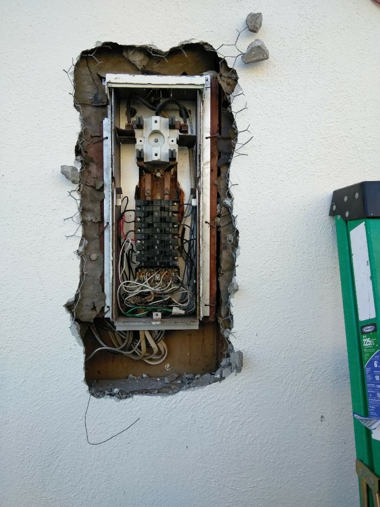 Slide of The Tri-County Handyman