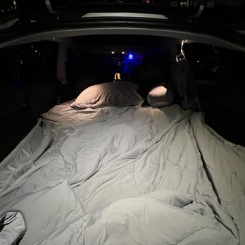Skyline RV Camp - Tesla Model Y sleeping accomodations - RV Parks Near Me - Brooklyn, New York