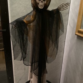 Amoo's Restaurant - Halloween decoration - Persian/Iranian Near Me - McLean, Virginia