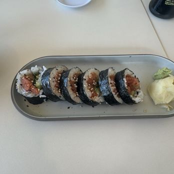 Fish and Bowl - Spicy Tuna Cut Roll - Japanese Near Me - Culver City, California Fish and Bowl - Spicy Tuna Cut Roll - Japanese Near Me - Culver City, California