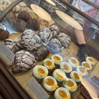 Del Sur Bakery & Cafe - Filipino Near Me - Chicago, Illinois