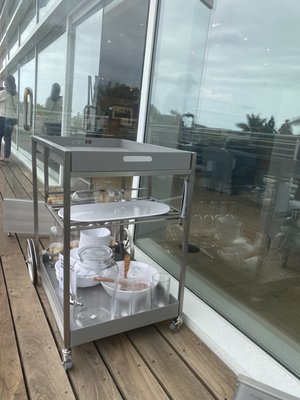 Crate & Barrel by null