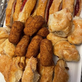 CAO Bakery & Cafe - Cuban Near Me - Miami, Florida CAO Bakery & Cafe - Cuban Near Me - Miami, Florida