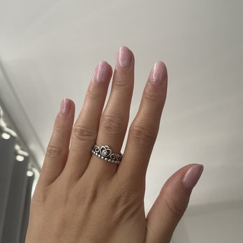 Clover Nails - Nail Salons Near Me - New York, New York