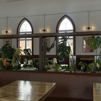 71 South - Church pews as booth seating! - Breakfast & Brunch Near Me - Knoxville, Tennessee 71 South - Church pews as booth seating! - Breakfast & Brunch Near Me - Knoxville, Tennessee