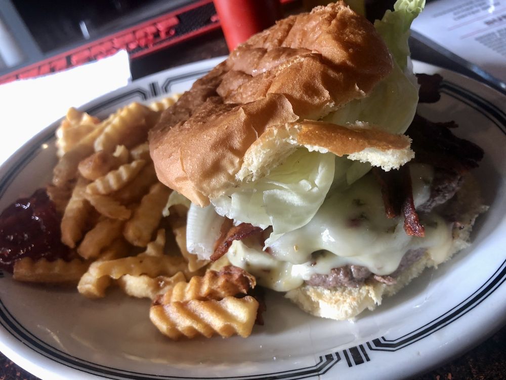 IRON HORSE BAR & GRILL Updated September 2024 203 N Mc Creary St