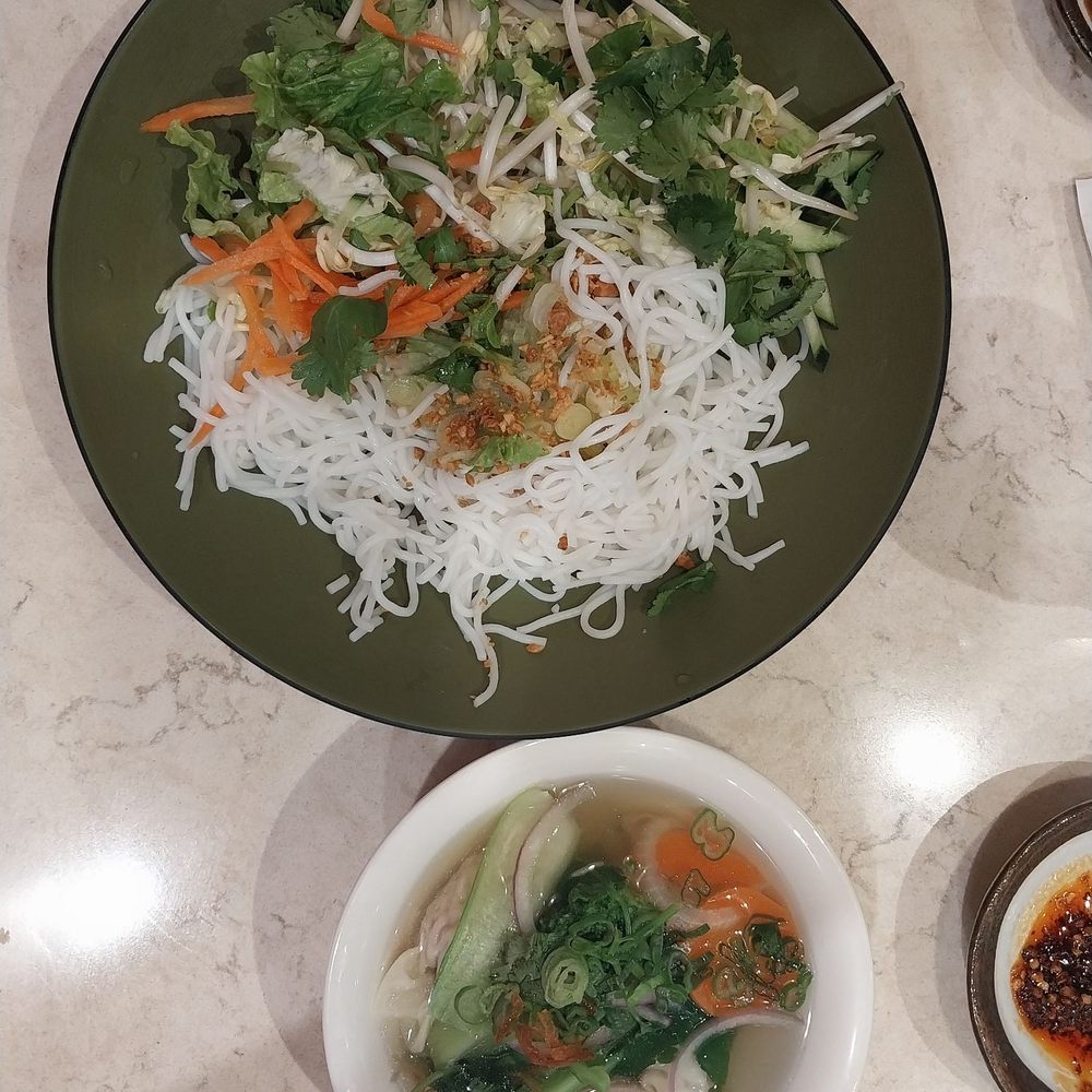 V Bistro - B.7 Vermicelli with mixed fresh Vegetables and a cup of delicious wonton soup yummy - Vietnamese Near Me - Conroe, Texas V Bistro - B.7 Vermicelli with mixed fresh Vegetables and a cup of delicious wonton soup yummy - Vietnamese Near Me - Conroe, Texas
