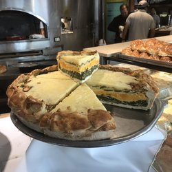 Pertutti - Tarta stuffed with spinach cheese ham chicken. Lots of choices.