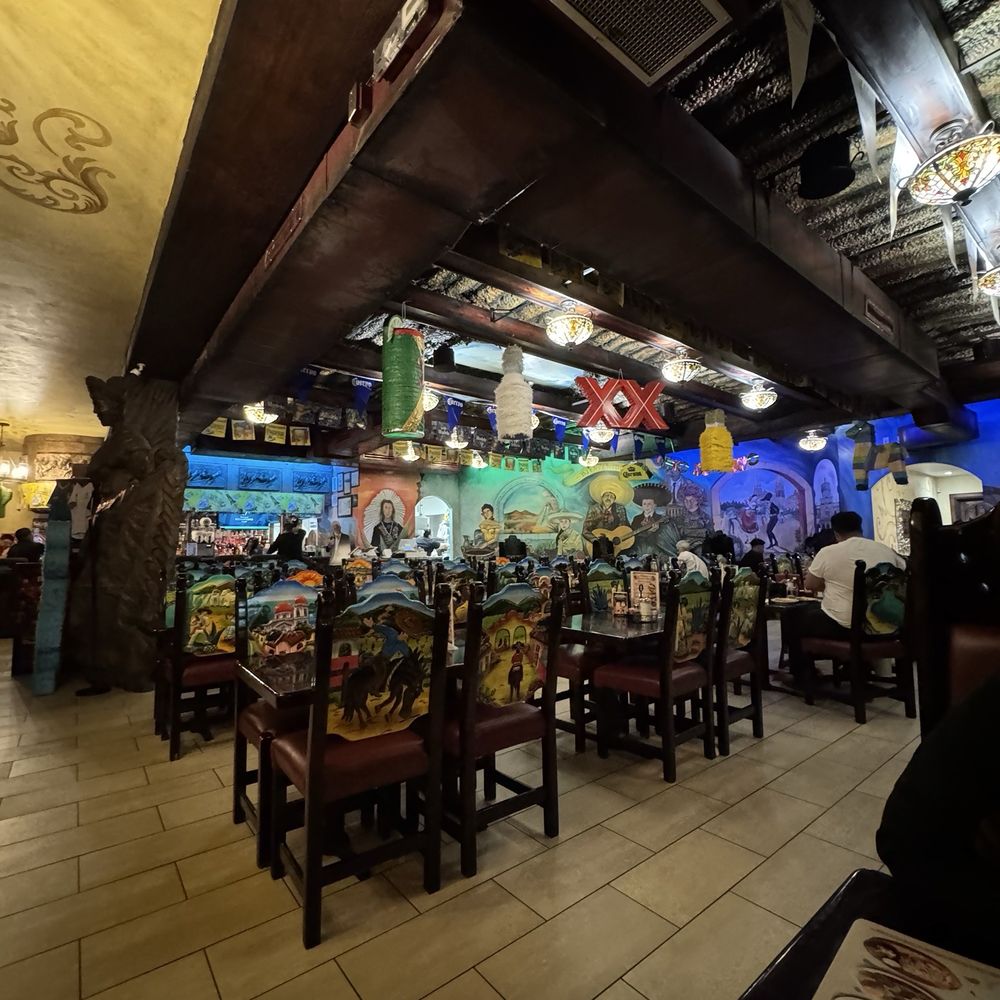Los Braseros - Inside - Mexican Near Me - Austin, Texas Los Braseros - Inside - Mexican Near Me - Austin, Texas