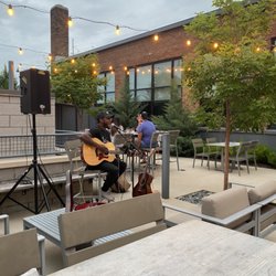 Bosco’s Pub - Courtyard