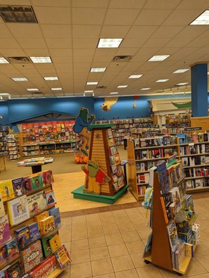 Barnes & Noble by null