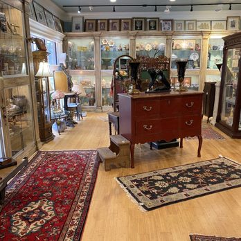 Wake Robbin - Antiques Near Me - Flowood, Mississippi